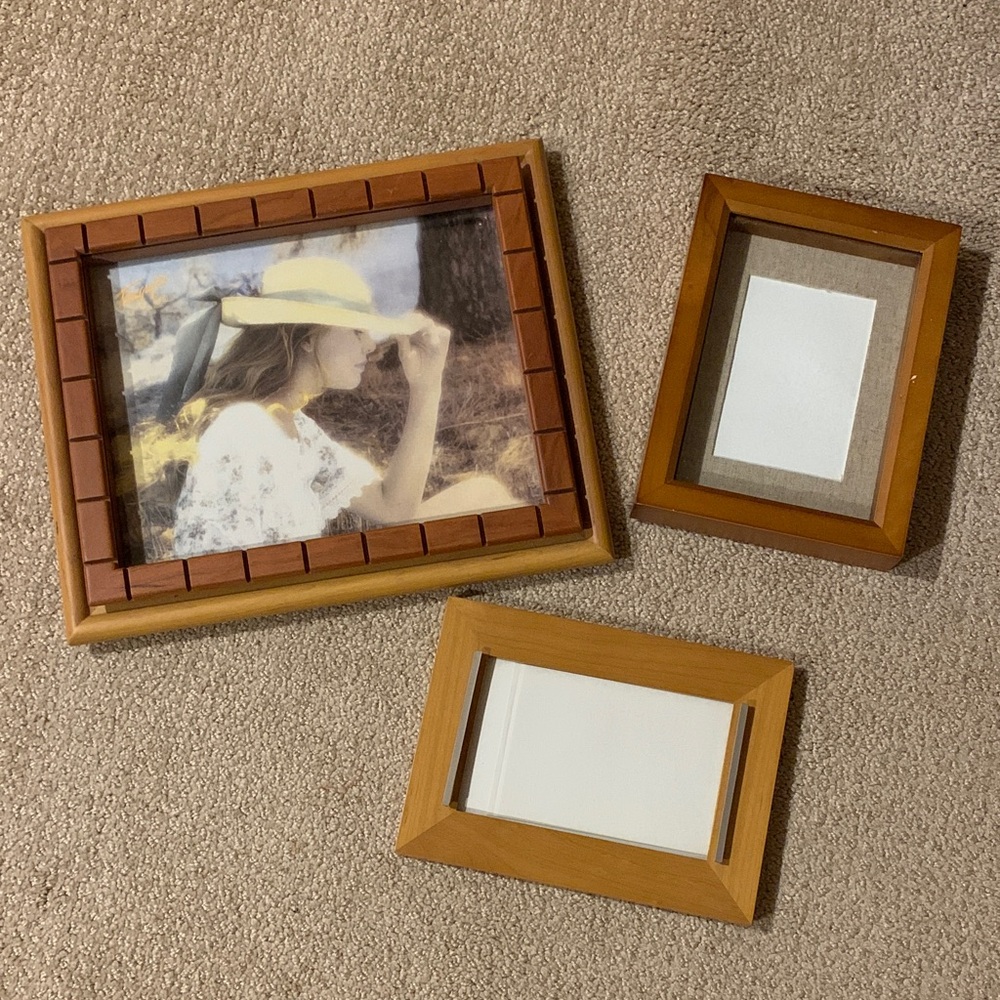 Lot of 3 wood frames from the 90s